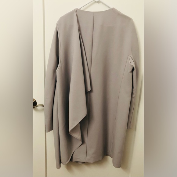 Giorgio Armani Long Collarless Coat in Light Grey Size 12 (IT 48) - Picture 4 of 11